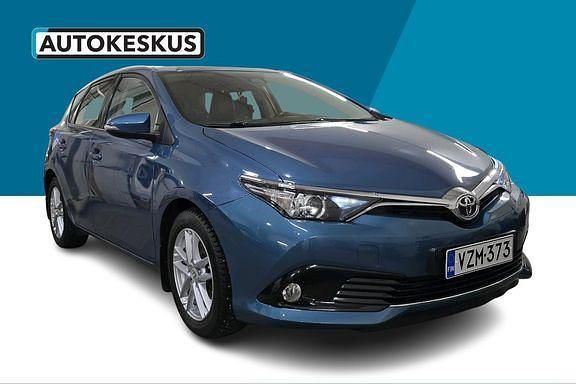 Käytetty Toyota Auris Multidrive S 114 HP (83 kW) 2017 Sininen Viistoperä