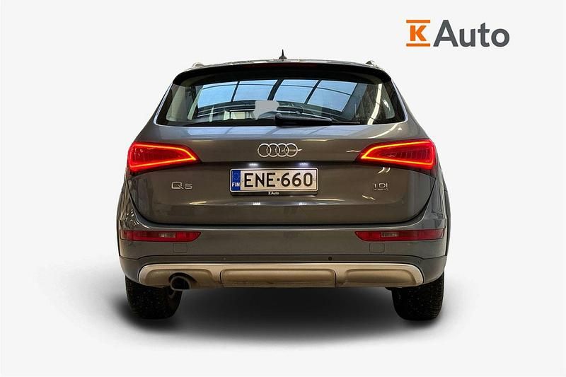 Käytetty Audi Q5 Business 190 HP (139 kW) 2015 Harmaa Katumaasturi
