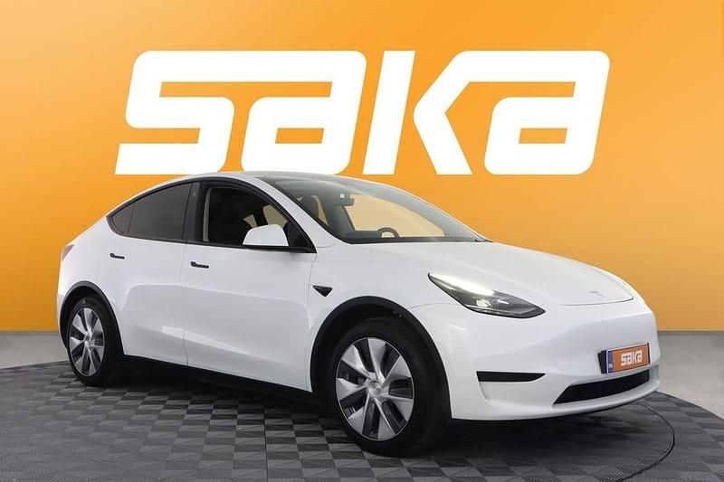 Käytetty 2024 Tesla Model Y RWD Katumaasturi | 31 600 € (Hyvä tarjous) - Kuva 1/3