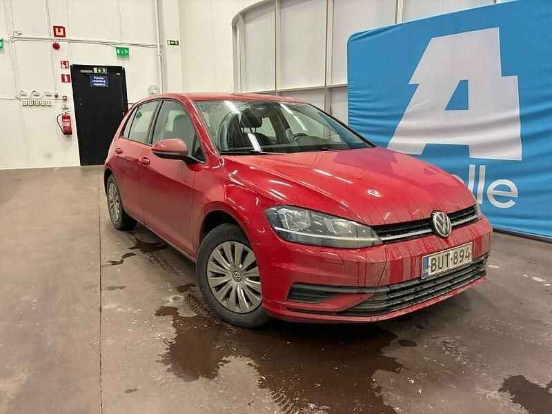 Käytetty 2018 VW Golf VII Trendline Viistoperä | 10 900 € (Hyvä tarjous) - Kuva 1/4