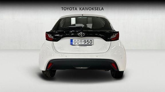 Käytetty Toyota Yaris Life 72 HP (52 kW) 2021 Valkoinen Viistoperä