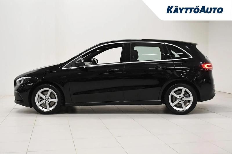 Käytetty Mercedes B250e Business 160 HP (117 kW) 2021 Musta Tila-auto