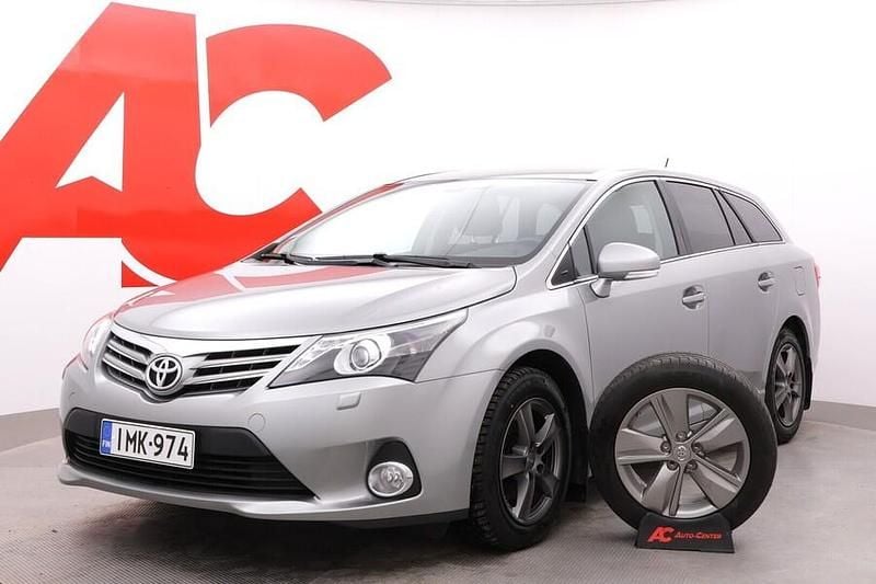 Käytetty Toyota Avensis Active 124 HP (91 kW) 2014 Harmaa Farmari