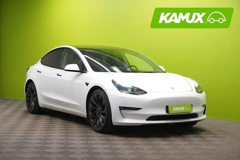 Valkoinen Käytetty 2021 Tesla Model 3 Performance Sedan | 28 390 € (Perustarjous) - Kuva 1/4