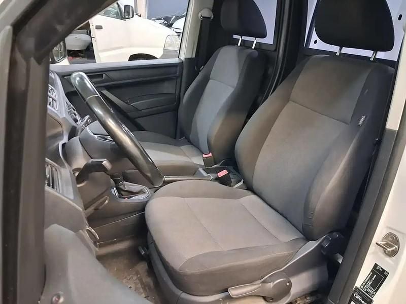 Käytetty VW Caddy 102 HP (75 kW) 2020 Valkoinen Tila-auto