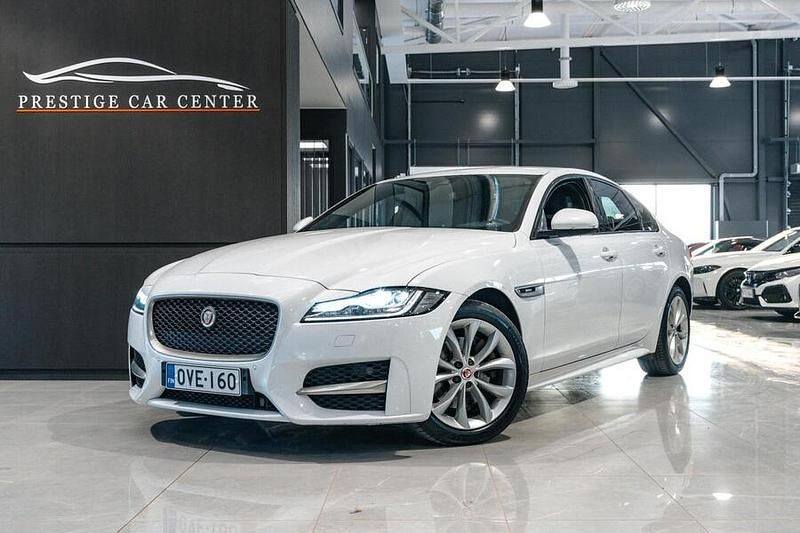 Käytetty 2017 Jaguar XF R-Sport Sedan | 16 900 € - Kuva 1/3