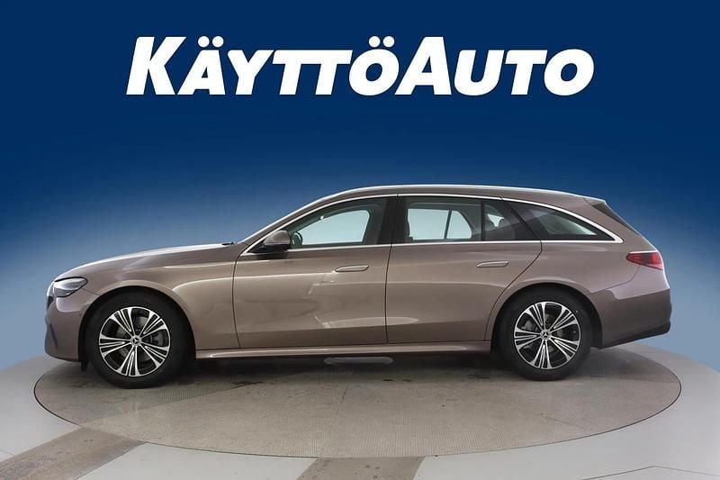 Uusi Mercedes E220 197 HP (144 kW) 2026 Sametinruskea met Farmari