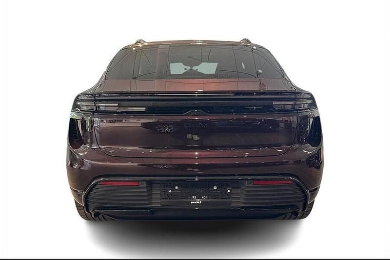 Käytetty Porsche Macan Turbo 469 kW (639 HP) 2025 Ruskea (beige) Katumaasturi