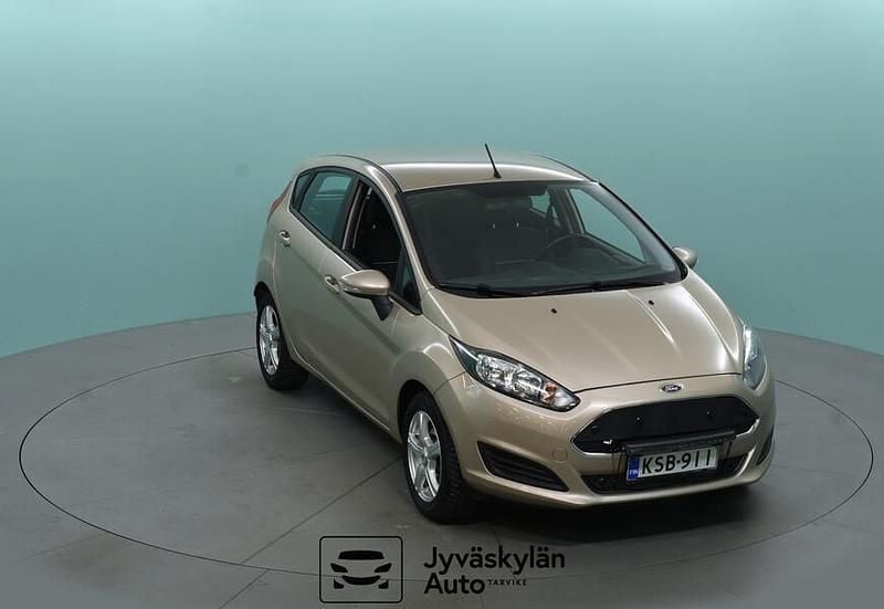 Käytetty Ford Fiesta Trend 80 HP (58 kW) 2016 Ruskea Viistoperä