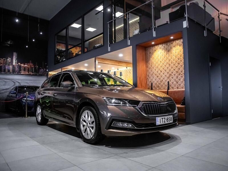 Ruskea Käytetty 2020 Skoda Octavia Style Farmari | 22 900 € (Hieman kallis) - Kuva 1/4