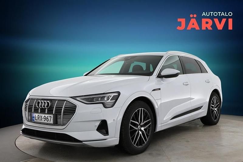 Valkoinen Käytetty 2023 Audi e-tron Katumaasturi | 35 900 € (Supertarjous) - Kuva 1/3