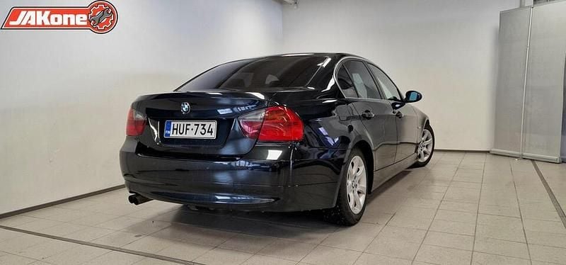 Käytetty BMW 325 Sport Line 218 HP (160 kW) 2005 Sedan