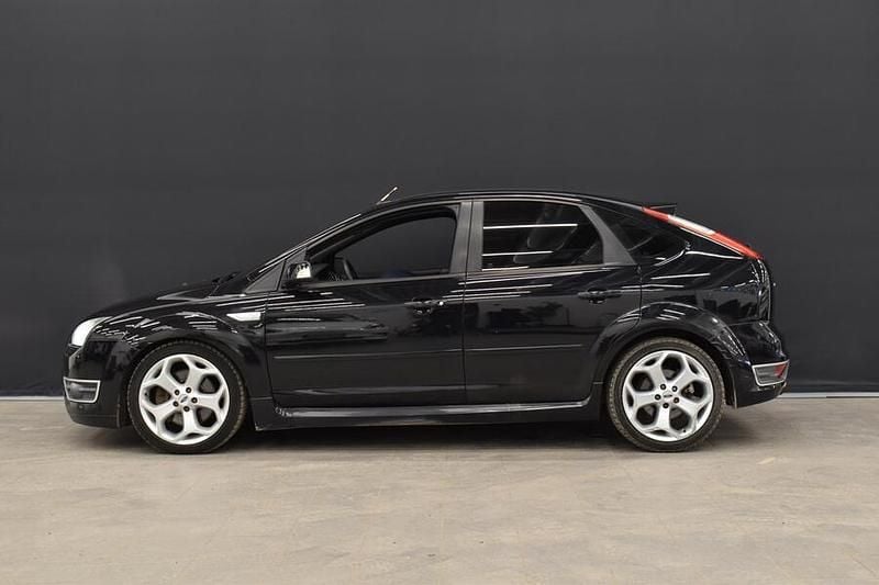 Käytetty Ford Focus ST 226 HP (166 kW) 2007 Viistoperä