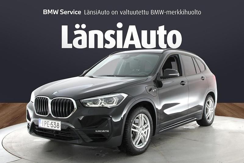 Käytetty BMW X1 Sport Line 220 HP (161 kW) 2021 Katumaasturi