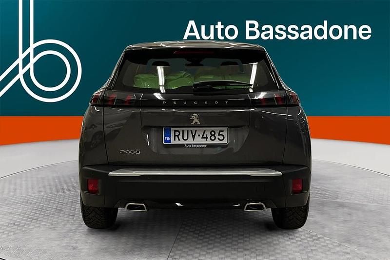Käytetty Peugeot 2008 Active 131 HP (96 kW) 2023 Katumaasturi