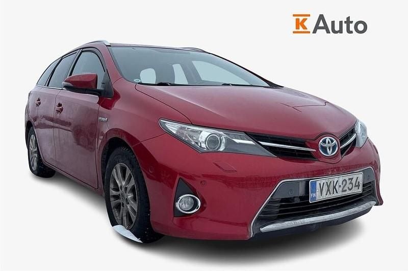 Käytetty Toyota Auris Touring Sports Active 99 HP (72 kW) 2014 Punainen Farmari