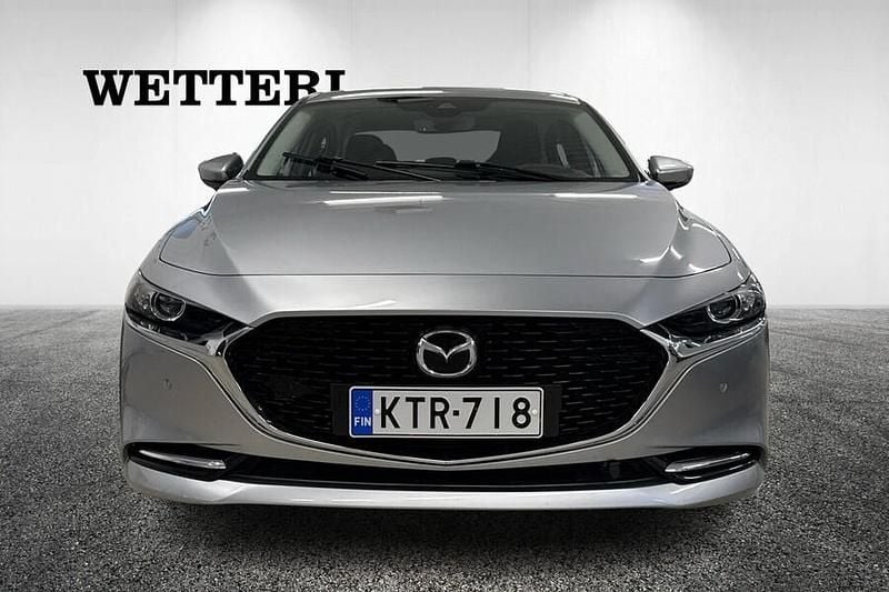 Käytetty Mazda 3 Vision 180 HP (132 kW) 2019 Hopea Sedan