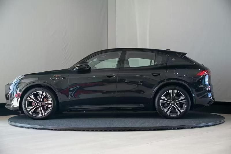 Uusi Maserati Grecale Folgore 409 kW (557 HP) 2025 Katumaasturi