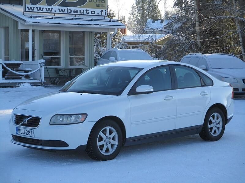 Käytetty Volvo S40 Kinetic 109 HP (80 kW) 2008 Valkoinen Sedan