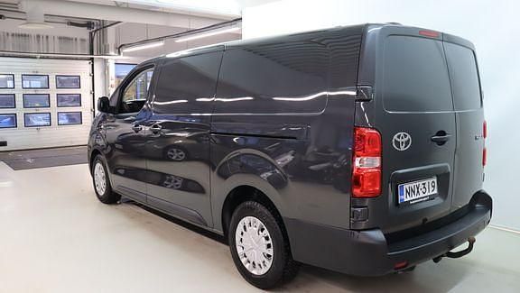 Käytetty Toyota Proace Comfort 144 HP (105 kW) 2024 Punainen Tila-auto