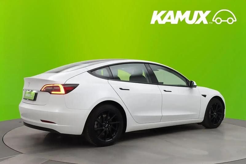 Käytetty Tesla Model 3 Standard Range Plus 211 kW (287 HP) 2021 Valkoinen Sedan