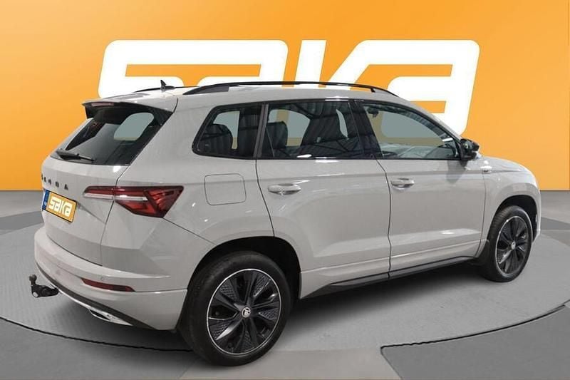 Käytetty Skoda Karoq SportLine 150 HP (110 kW) 2023 Katumaasturi