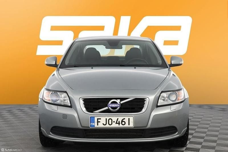 Käytetty Volvo S40 Momentum 109 HP (80 kW) 2011 Sedan