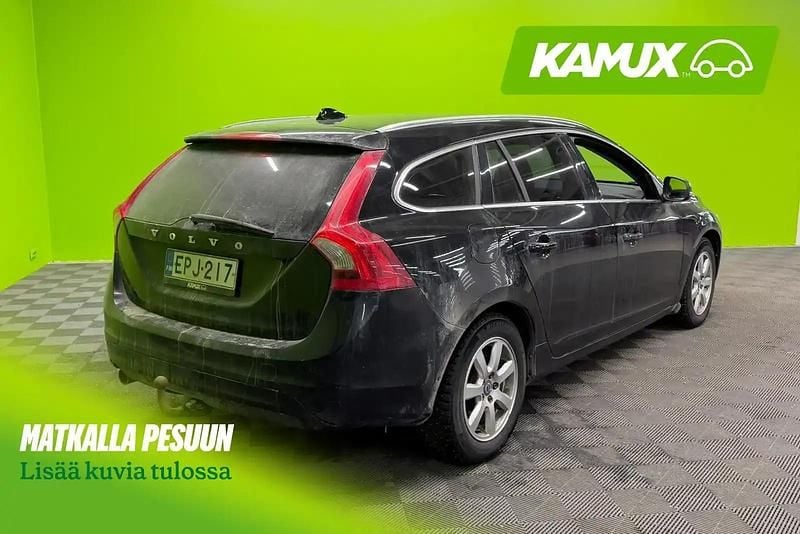 Käytetty Volvo V60 Business Edition 120 HP (88 kW) 2018 Musta Farmari