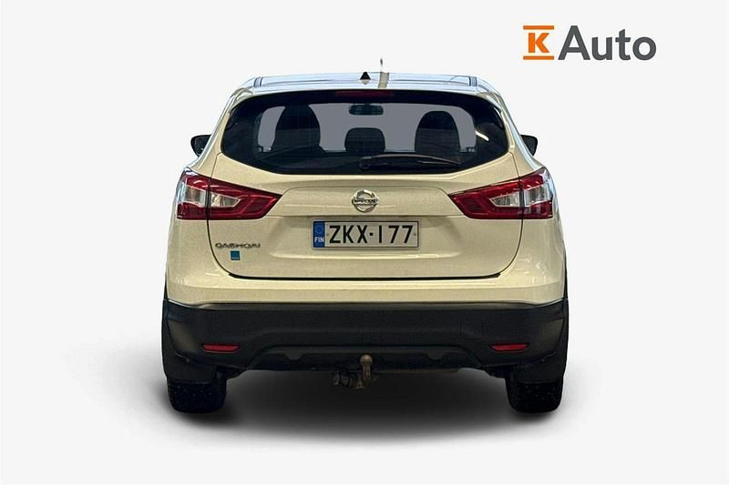 Käytetty Nissan Qashqai Visia 110 HP (80 kW) 2016 Valkoinen Katumaasturi