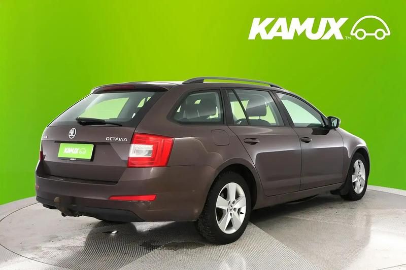 Käytetty Skoda Octavia Ambition 140 HP (102 kW) 2014 Viistoperä