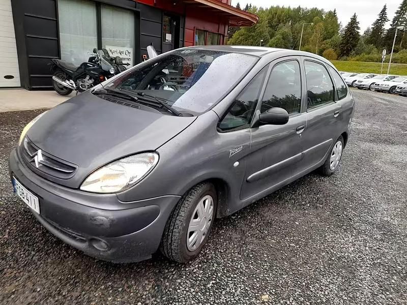 Käytetty Citroën Xsara Picasso 158 HP (116 kW) 2003 Harmaa Tila-auto