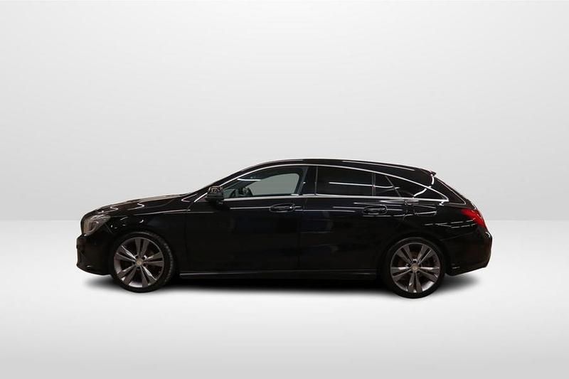 Käytetty Mercedes CLA220 177 HP (130 kW) 2016 Musta Sedan