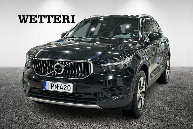 Musta Käytetty 2022 Volvo XC40 Business Edition Katumaasturi | 28 900 € (Perustarjous) - Kuva 1/3