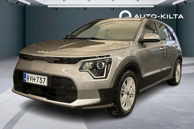 Käytetty Kia e-Niro LX 150 kW (204 HP) 2023 Met. harmaa Katumaasturi