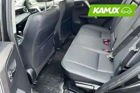 Käytetty Toyota RAV4 Hybrid 155 HP (114 kW) 2018 Musta Katumaasturi
