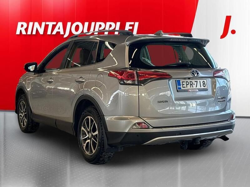 Käytetty Toyota RAV4 Hybrid Active 155 HP (114 kW) 2018 Hopea Katumaasturi