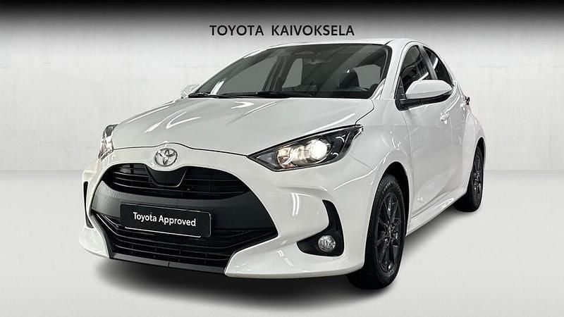 Käytetty Toyota Yaris Hybrid 116 HP (85 kW) 2025 Valkoinen Viistoperä