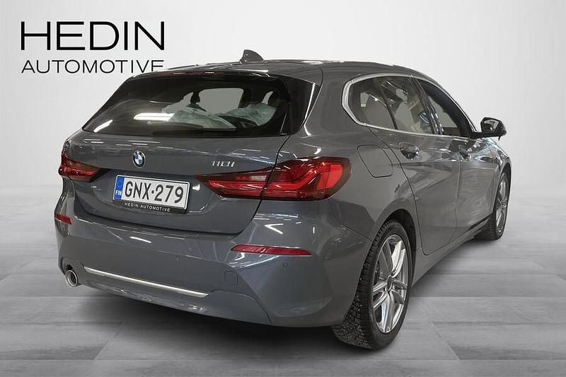 Käytetty BMW 118 Luxury Line 140 HP (102 kW) 2021 Harmaa Viistoperä