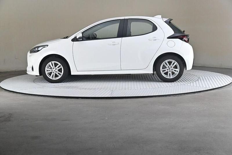 Käytetty Toyota Yaris Hybrid Active 116 HP (85 kW) 2025 Viistoperä