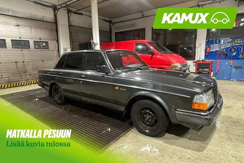 Hopea / harmaa Käytetty 1988 Volvo 240 Sedan | 2 900 € - Kuva 1/4