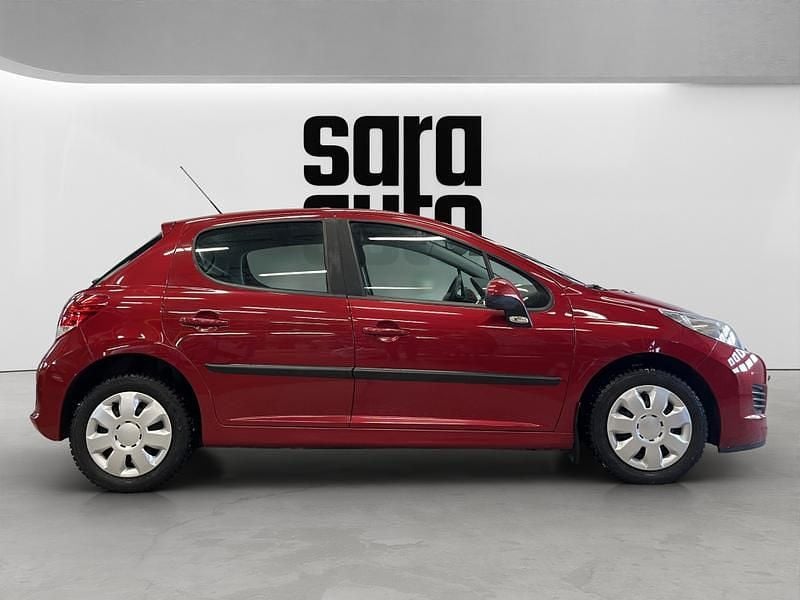 Käytetty Peugeot 207 95 HP (69 kW) 2011 Viistoperä