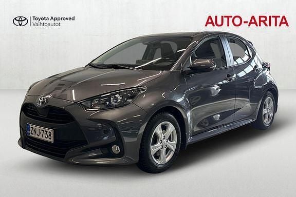 Käytetty Toyota Yaris Active 114 HP (83 kW) 2022 Harmaa Viistoperä