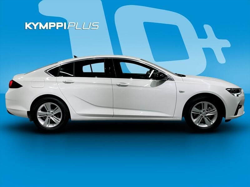 Käytetty Opel Insignia Innovation 174 HP (127 kW) 2021 Viistoperä