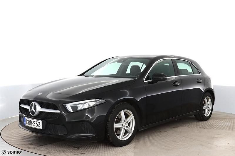 Käytetty 2022 Mercedes A180 Edition Viistoperä | 25 380 € (Perustarjous) - Kuva 1/1