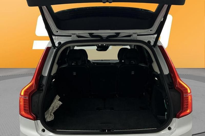 Käytetty Volvo XC90 Inscription 235 HP (172 kW) 2018 Katumaasturi