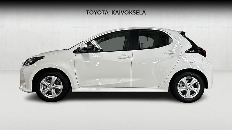 Käytetty Toyota Yaris Hybrid Active 116 HP (85 kW) 2024 Valkoinen Viistoperä