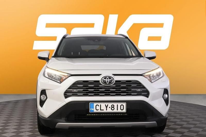 Käytetty Toyota RAV4 Business Edition 175 HP (128 kW) 2019 Katumaasturi