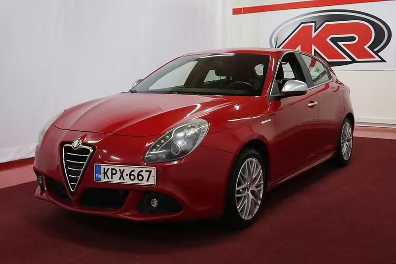 Käytetty 2012 Alfa Romeo Giulietta Business Viistoperä | 6 450 € (Perustarjous) - Kuva 1/4