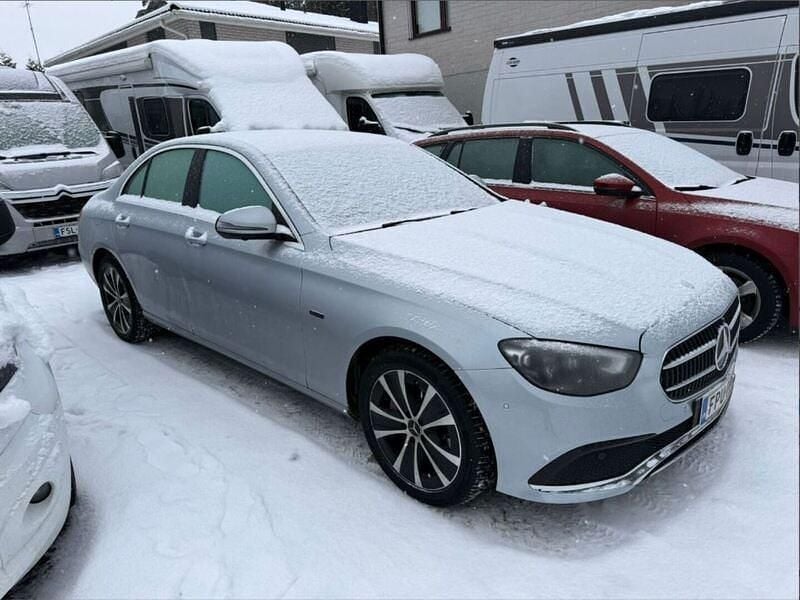 Käytetty Mercedes E300 Avantgarde 194 HP (142 kW) 2021 Sedan