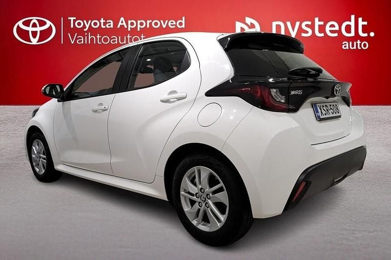 Käytetty Toyota Yaris Hybrid 116 HP (85 kW) 2024 Valkoinen Viistoperä